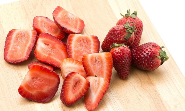 Клубника может вызвать анафилактический шок: эта ягода представляет опасность, а вы даже не знали