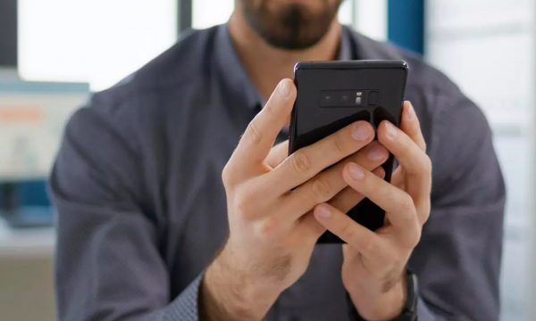 Они следят за вами. Айтишник назвал самые опасные приложения в смартфоне