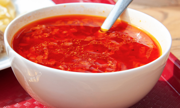 Без свеклы, сметаны и сала: рецепт старорусского борща никого не оставит равнодушным