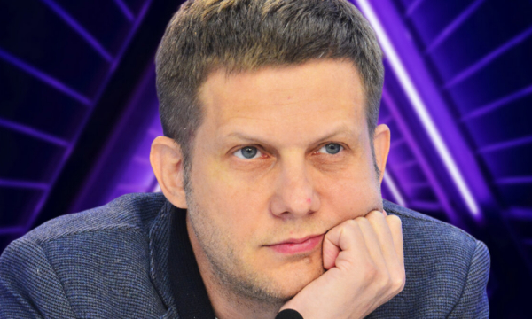 В 41 живет с мамой: квартира миллионера Корчевникова ужасает безвкусицей