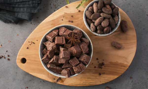 Почему в рацион стоит включить темный шоколад и халву: эксперты раскрыли неожиданные факты